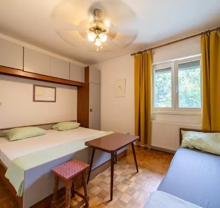 Case de vacanță Fia 70s Rab Town